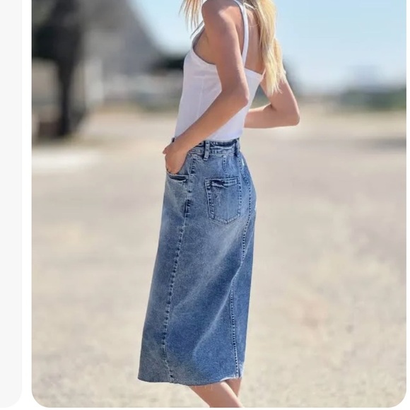 WASH LAB blue agate Sally Split Front Raw
Hem Denim Skirt sz 28 - Picture 9 of 9